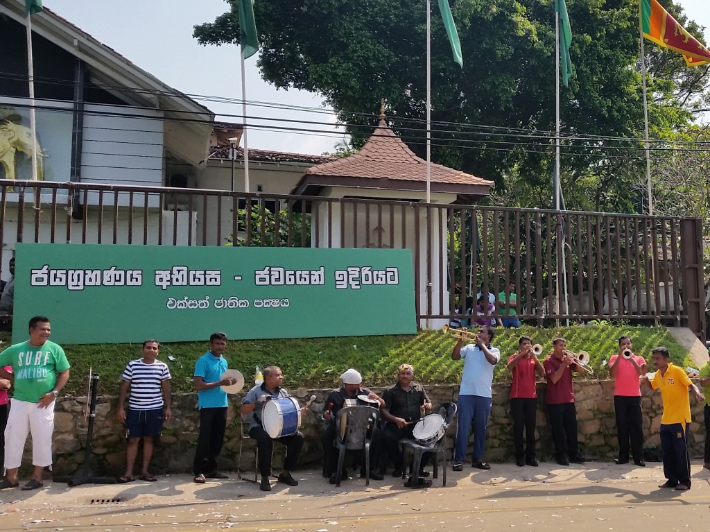 Article : Sri Lanka : et le président Mahinda quitta paisiblement Temple Tree*…